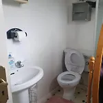 Ensuite Bedroom With Private Toilet And Shower And Unlimited Wifi Vendégház