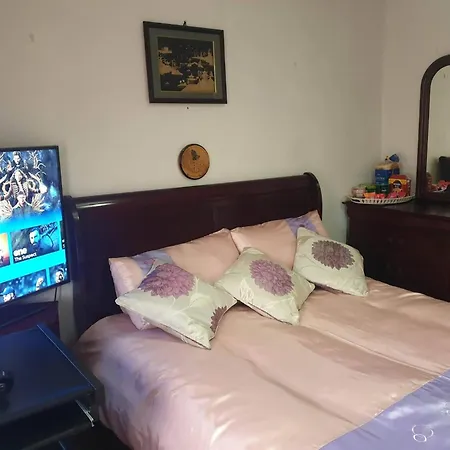 Guest house Ensuite Bedroom With Private Toilet And Shower And Unlimited Wifi Lucan