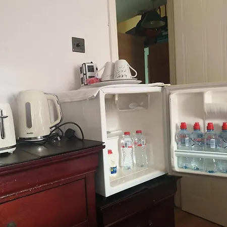 Guest house Ensuite Bedroom With Private Toilet And Shower And Unlimited Wifi Lucan