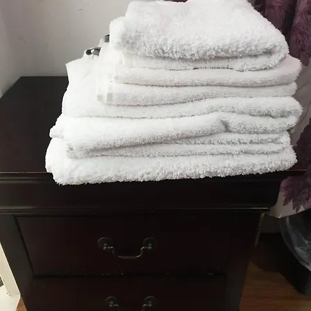 بيت ضيافة Ensuite Bedroom With Private Toilet And Shower And Unlimited Wifi لُكَن