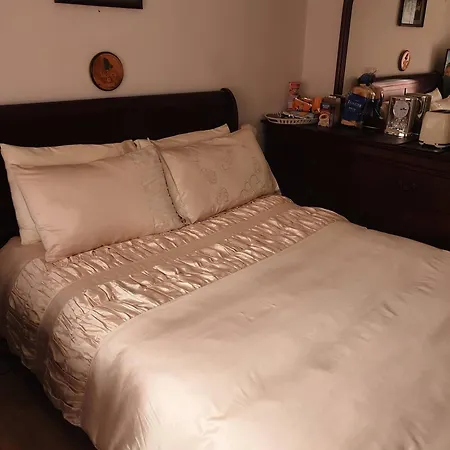 Ensuite Bedroom With Private Toilet And Shower And Unlimited Wifi