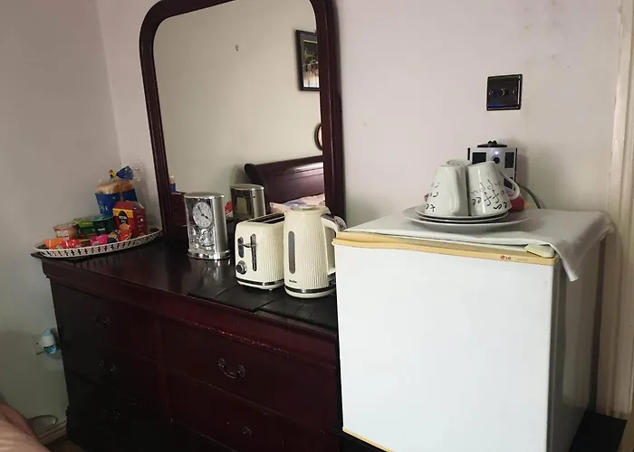 招待所 Ensuite Bedroom With Private Toilet And Shower And Unlimited Wifi *